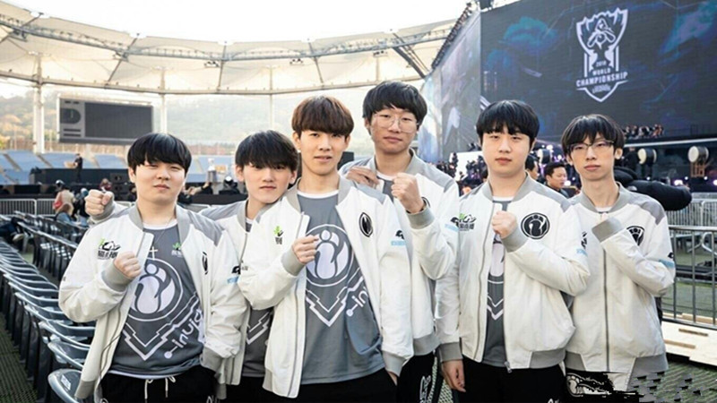 数学轶事：解析“拉格朗日乘子”在赔率约束优化中的隐性应用。（数学随笔：揭开赔率约束优化中拉格朗日乘子的隐身作用）