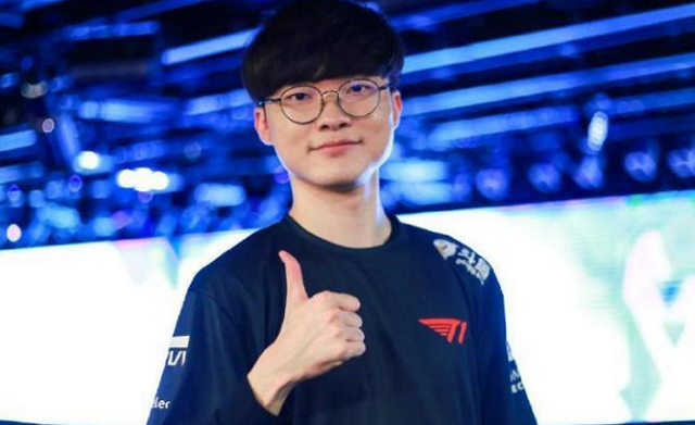NAVI, Ninjas in Pyjamas , 和 B8 将参加 StarLadder StarSeries 2025 秋季赛