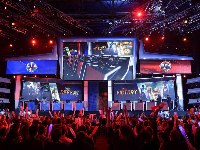 为什么多桌玩家更容易犯机械化错误？（多桌玩家为何更易出现机械化失误？）