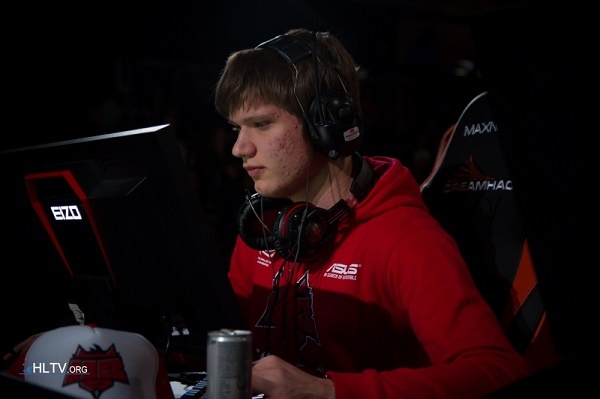 德州扑克高手怎么看局势（德州扑克高手如何解读牌局形势）